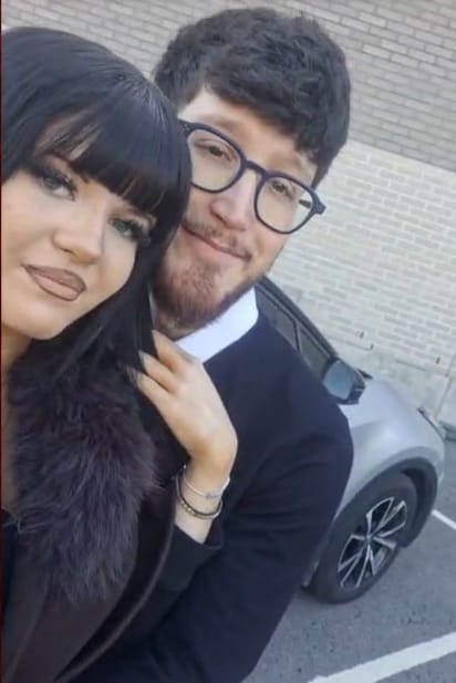 Anna and Fede, cheek to cheek in a photo together.